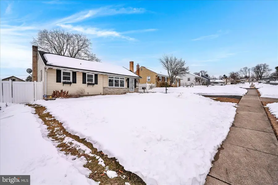 530 N Mount Joy St, Elizabethtown, PA 17022 - #2