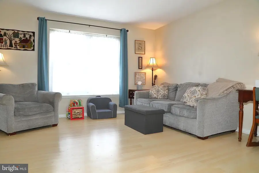 234 N 11th St, Akron, PA 17501 - #3