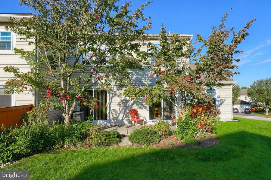 107 Treetops Dr, Lancaster, PA 17601 - Image #2