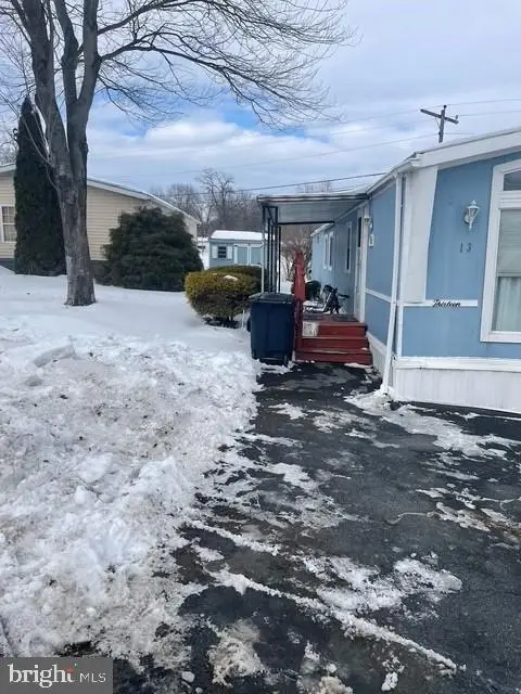 13 Earl Ln, LITITZ, PA 17543