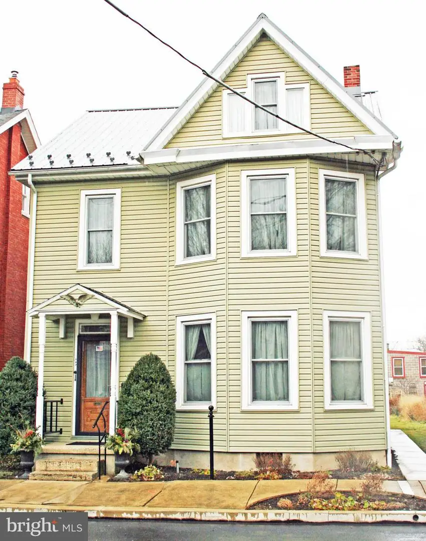 147 S Spruce St, Lititz, PA 17543 - #1