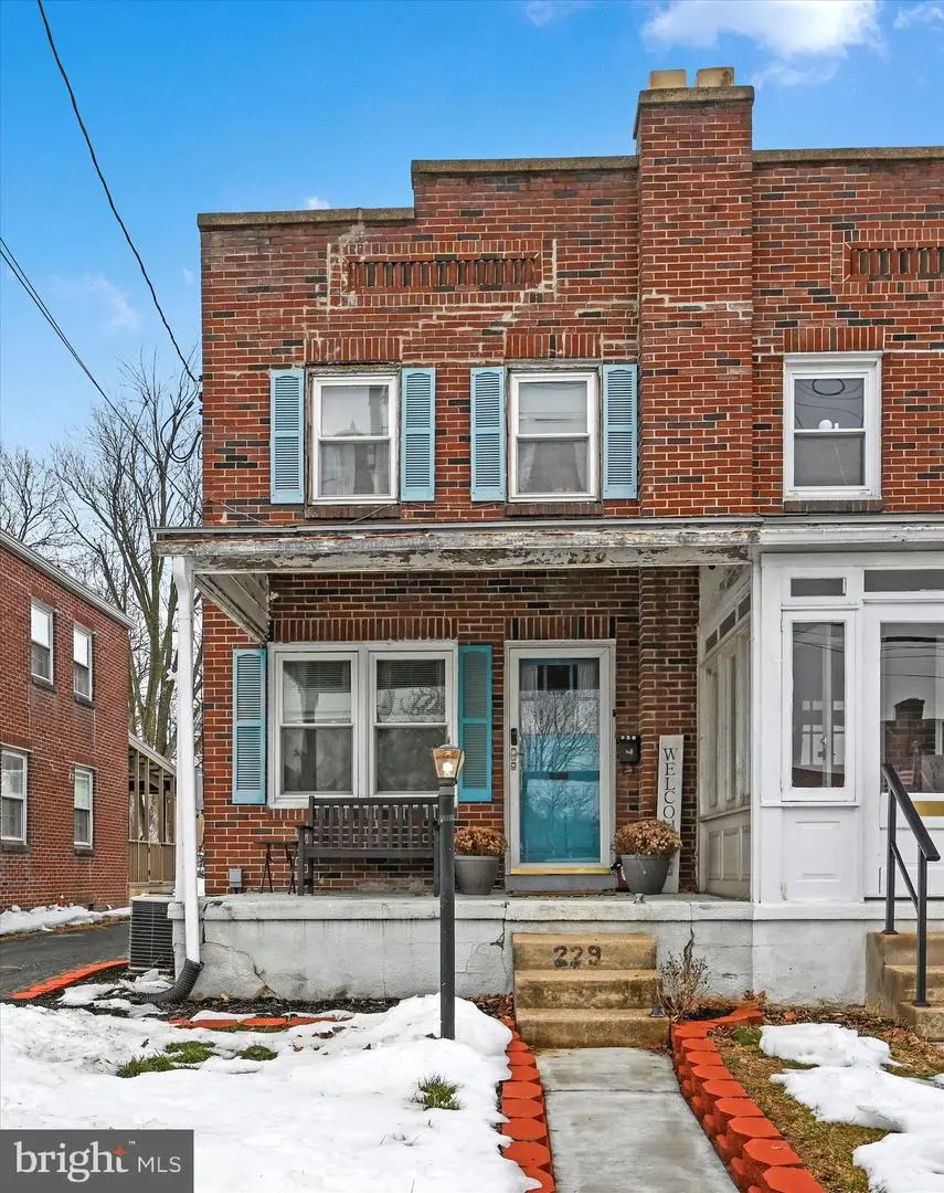 229 Locust St, New Holland, PA 17557 - #2