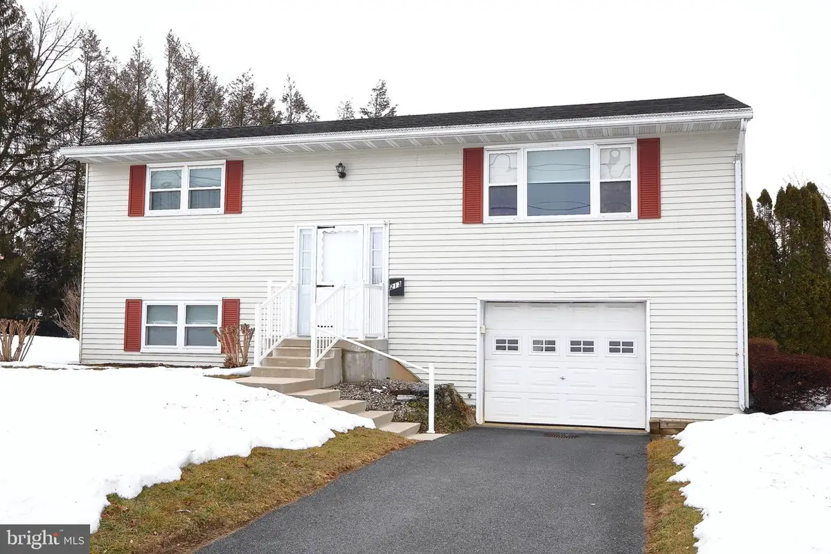 213 N Locust St, Lititz, PA 17543 - #1