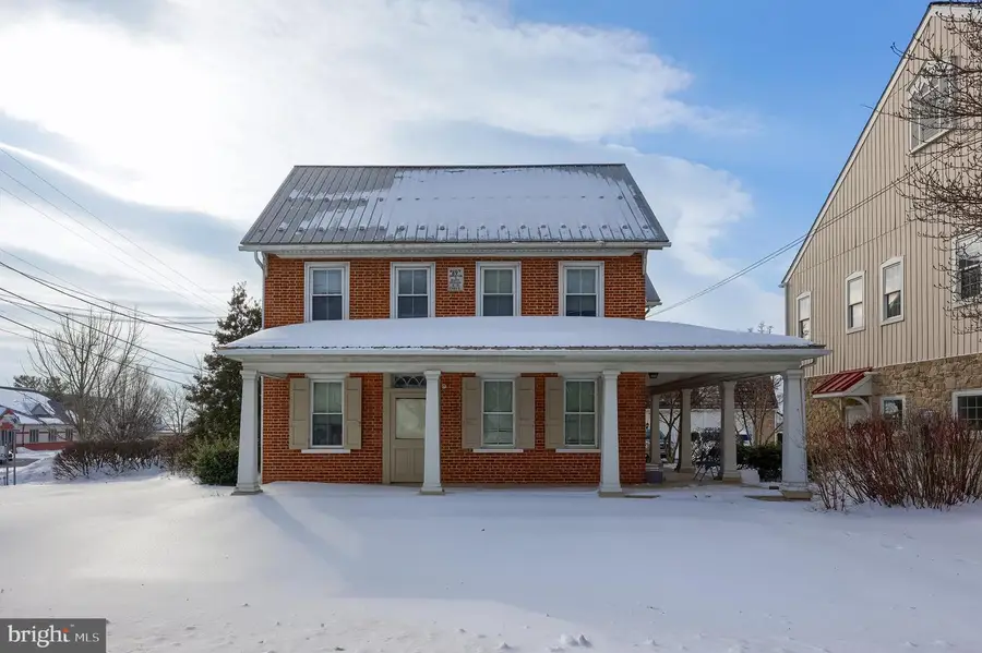 344 E Main St, Leola, PA 17540 - #2