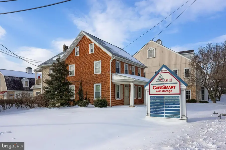 344 E Main St, Leola, PA 17540 - #3