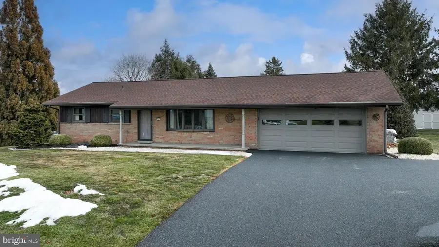 1235 Lebanon Rd, Manheim, PA 17545 - #3