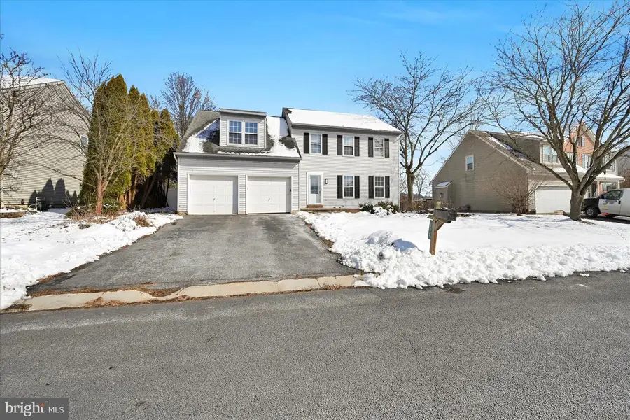 195 Village Spring Ln, Reinholds, PA 17569 - #2
