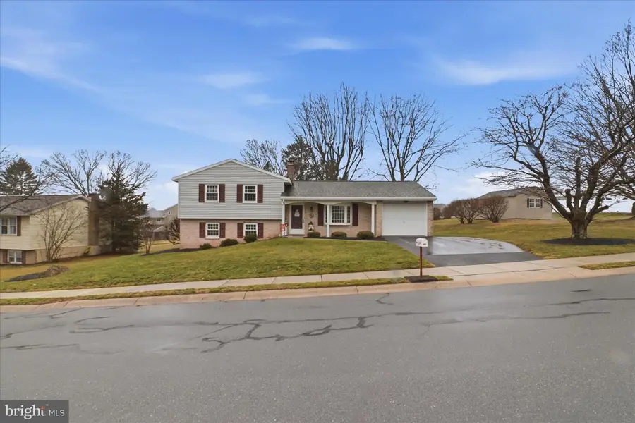 842 N 4th St, Denver, PA 17517 - #2