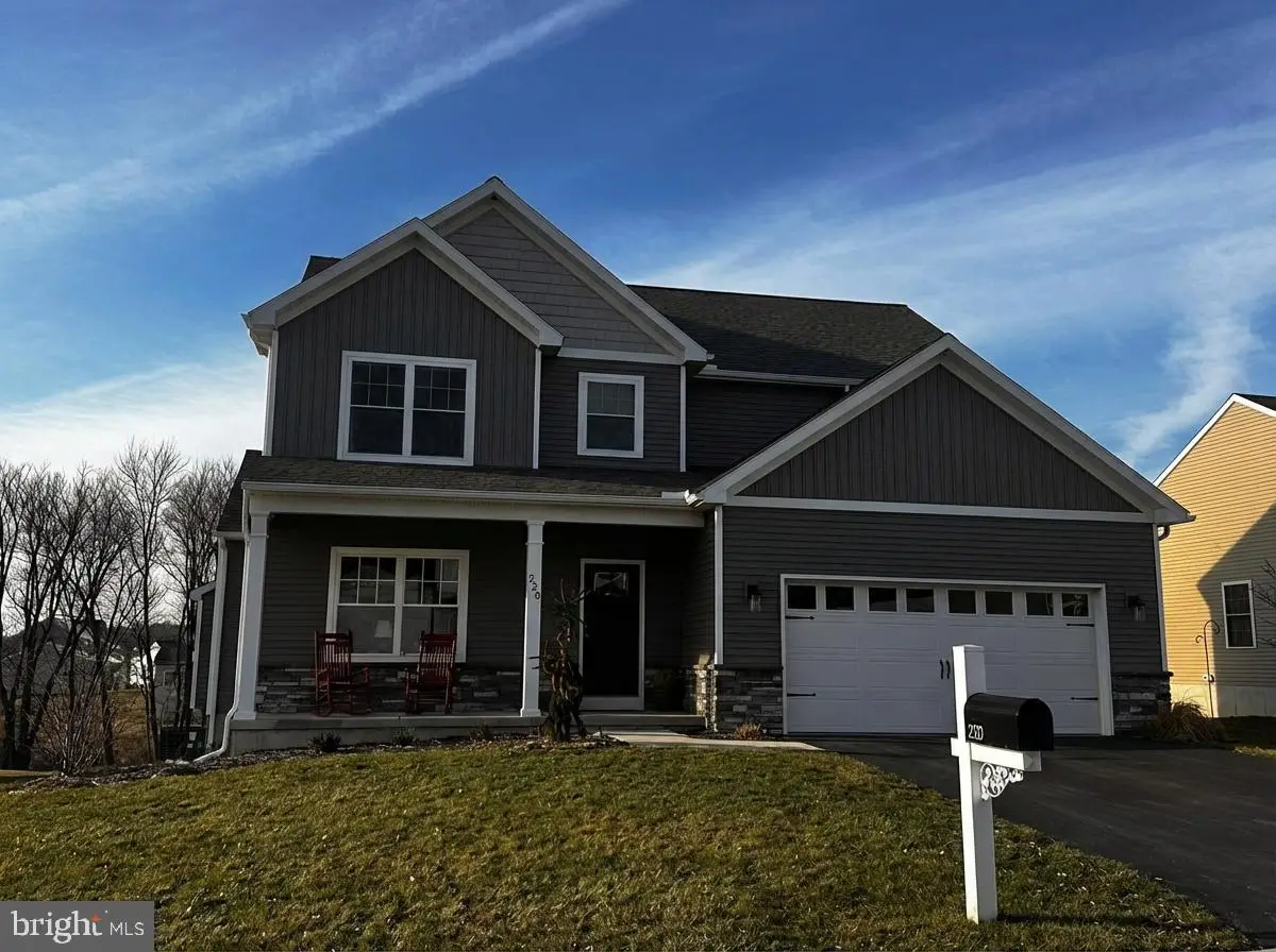220 Pebble Dr, Elizabethtown, PA 17022 - #1