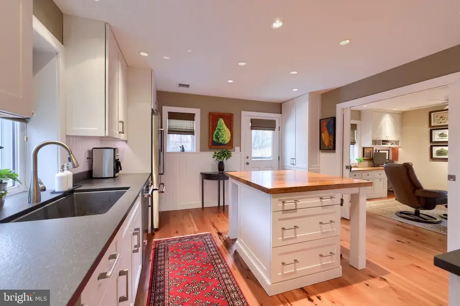 357 Valleybrook Dr, Lancaster, PA 17601 - #2