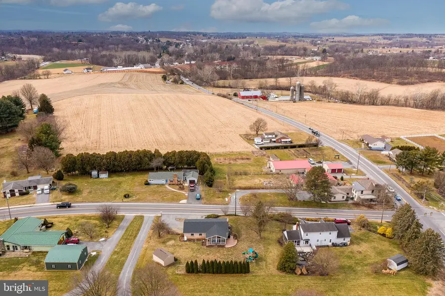 15 Main St, Akron, PA 17501 - #3