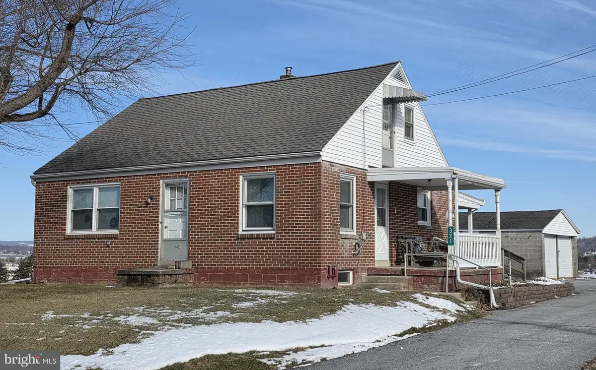 321 Pfautz Hill Rd, Stevens, PA 17578 - #1