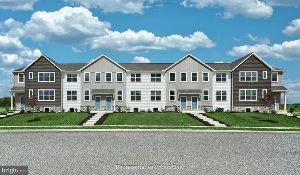 30 N Conifer Dr, ELIZABETHTOWN, PA 17022