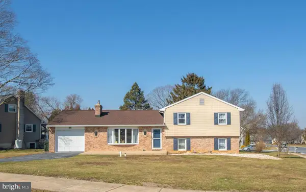 315 W Broad St, NEW HOLLAND, PA 17557