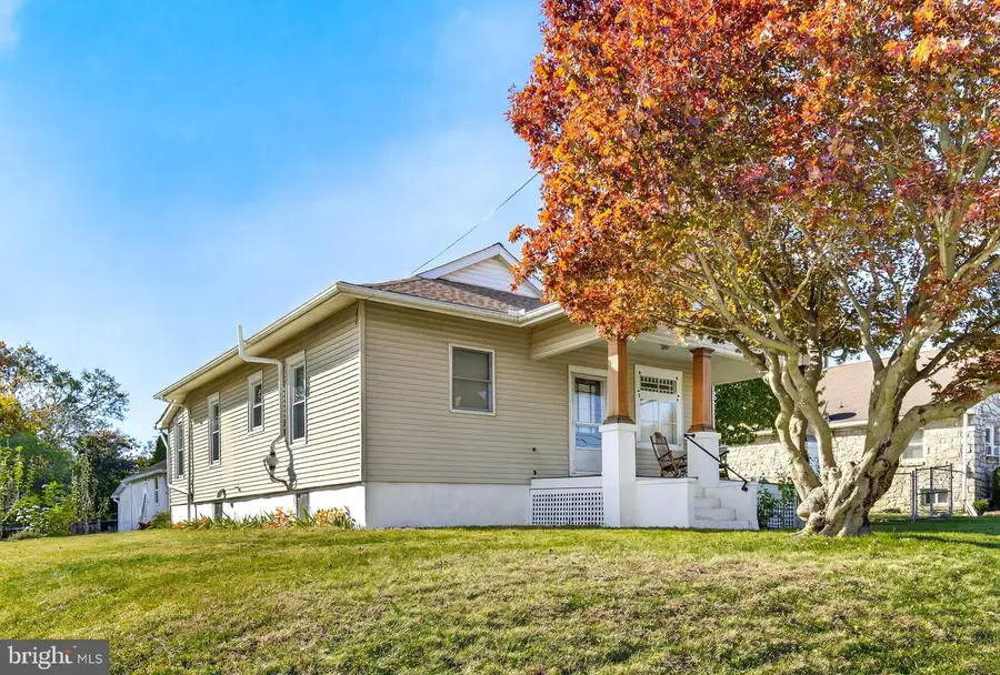 406 Brimmer Ave, New Holland, PA 17557 - #3