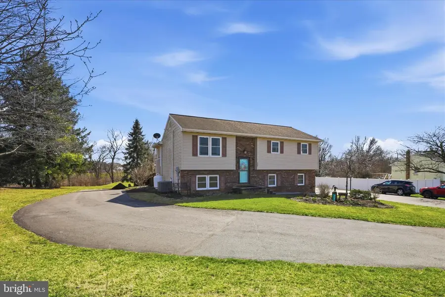 3481 Mount Joy Rd, Mount Joy, PA 17552 - #3