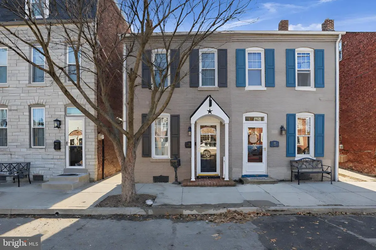 46 S 8th St, Columbia, PA 17512 - #1