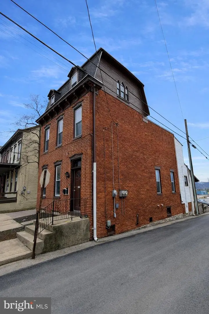 230 N 3rd St, Columbia, PA 17512 - #2