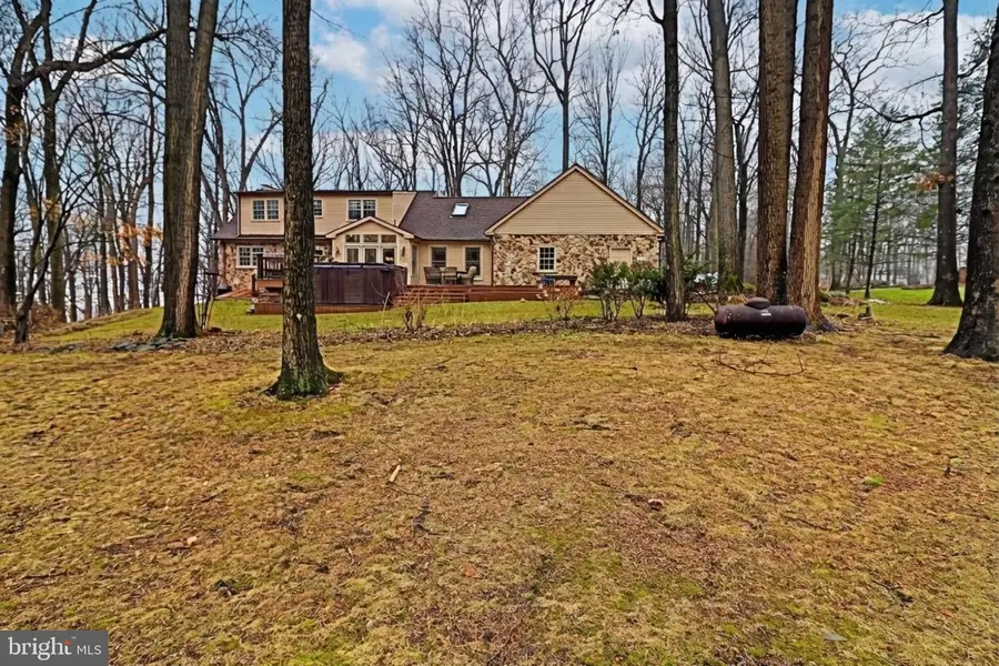 121 Angela Dr, New Holland, PA 17557 - #3