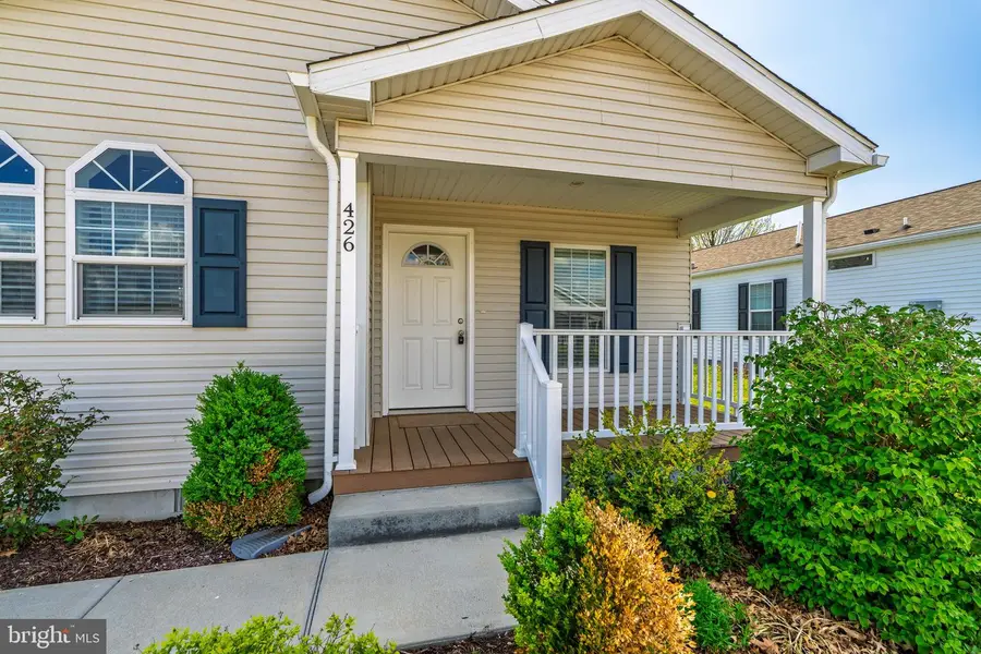 426 Eastwood Ln, Lancaster, PA 17601 - #2