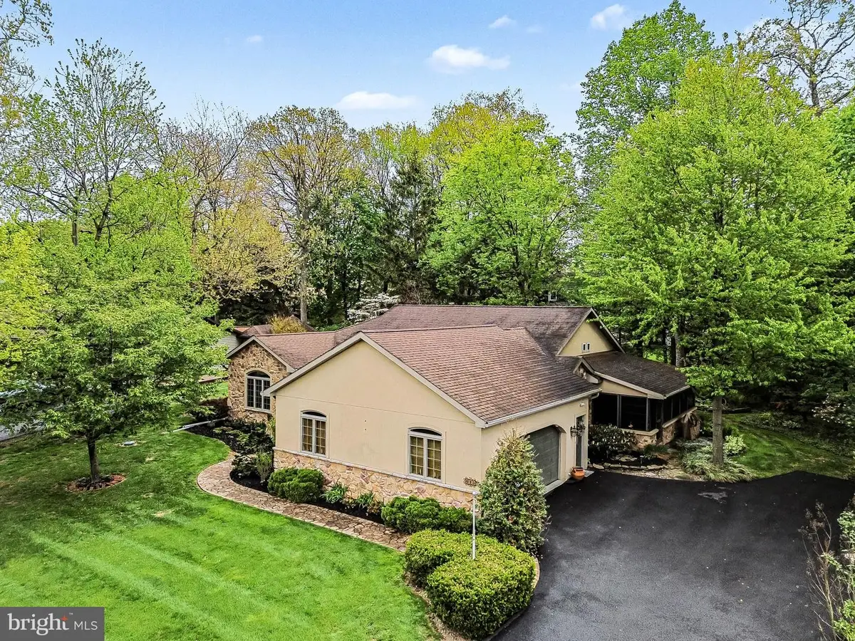 615 W 3rd Ave, Lititz, PA 17543 - #1