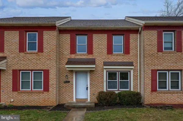 2227 Olde Meadow Ct, EAST PETERSBURG, PA 17520