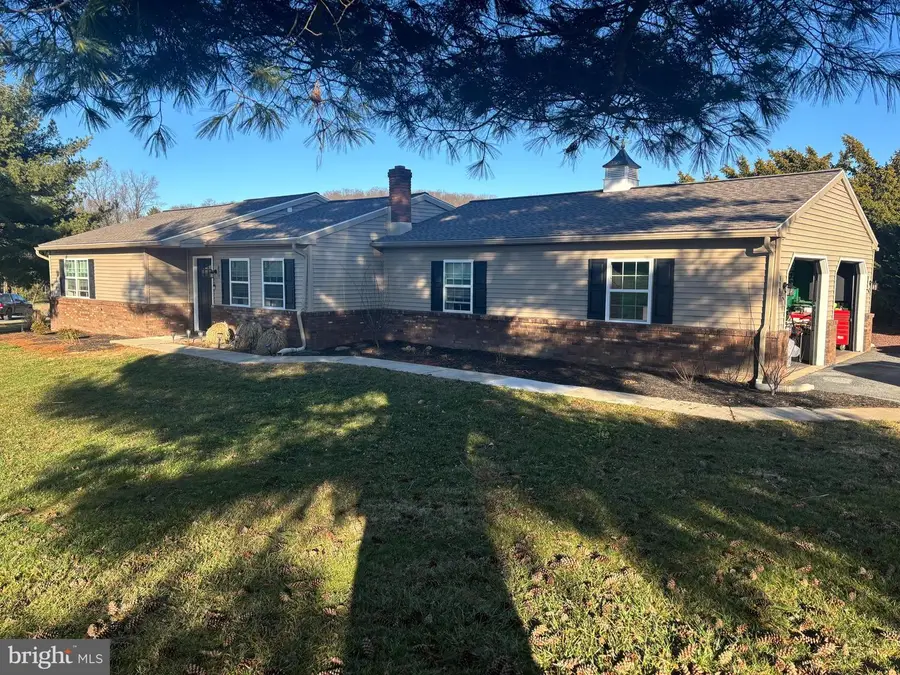 501 Goldfinch Dr, Columbia, PA 17512 - #2