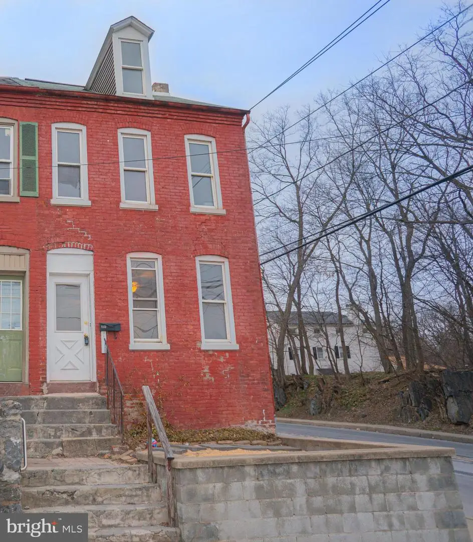 855 Lancaster Ave, Columbia, PA 17512 - #1