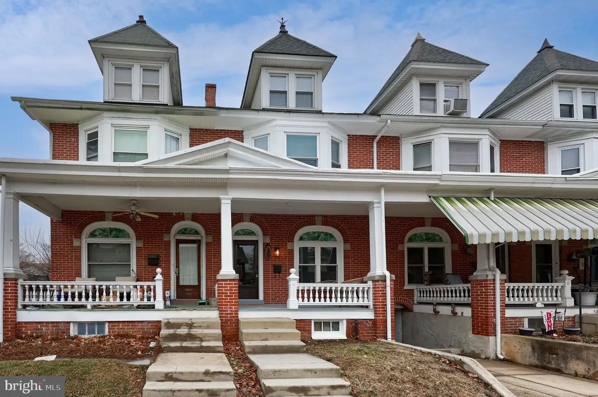 130 Park Ave, Ephrata, PA 17522 - #1