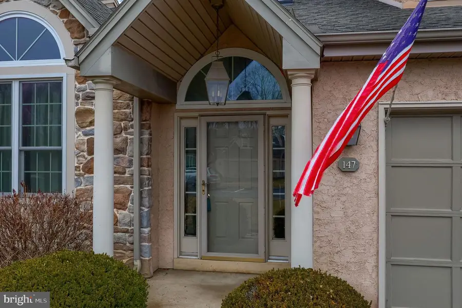 147 Greenview Dr, Lancaster, PA 17601 - #2