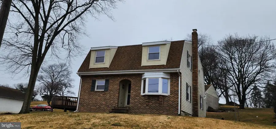 827 Disston View Dr, Lititz, PA 17543 - #2