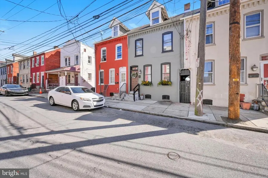 235 Howard Ave, Lancaster, PA 17602 - #2