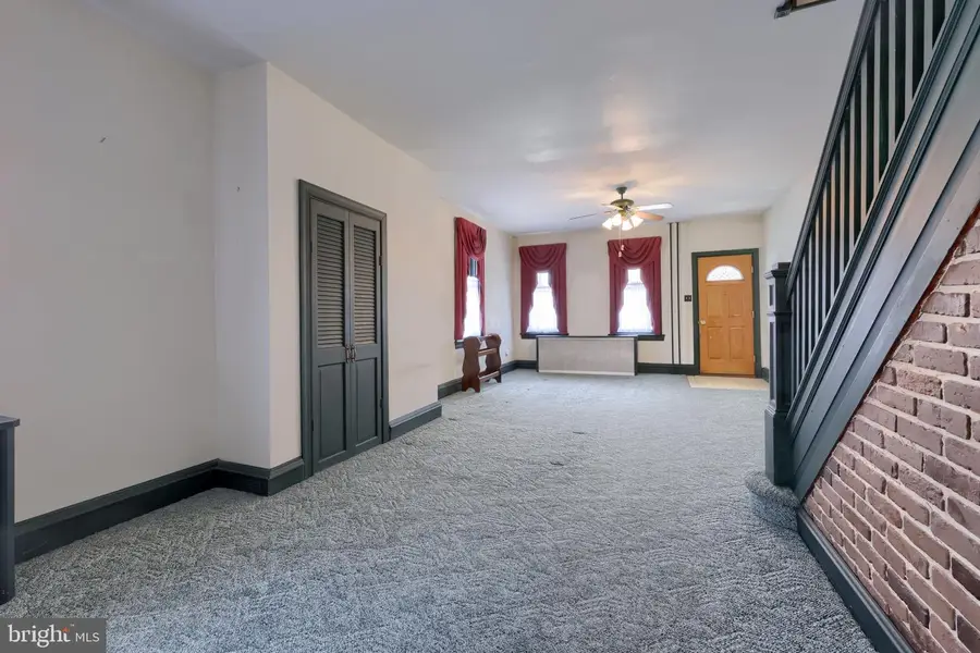 36 N 6th St, Columbia, PA 17512 - #2