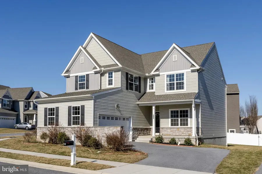 586 Stockdale Dr, Lancaster, PA 17601 - #2