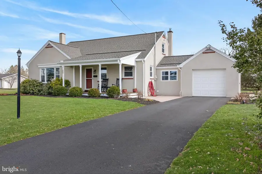 409 Delta St, Mount Joy, PA 17552 - #2