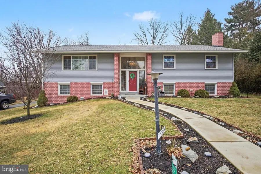 1033 S Mount Joy St, Elizabethtown, PA 17022 - #2