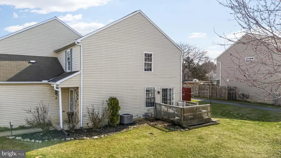 2960 Aster Ln, Lititz, PA 17543 - #2