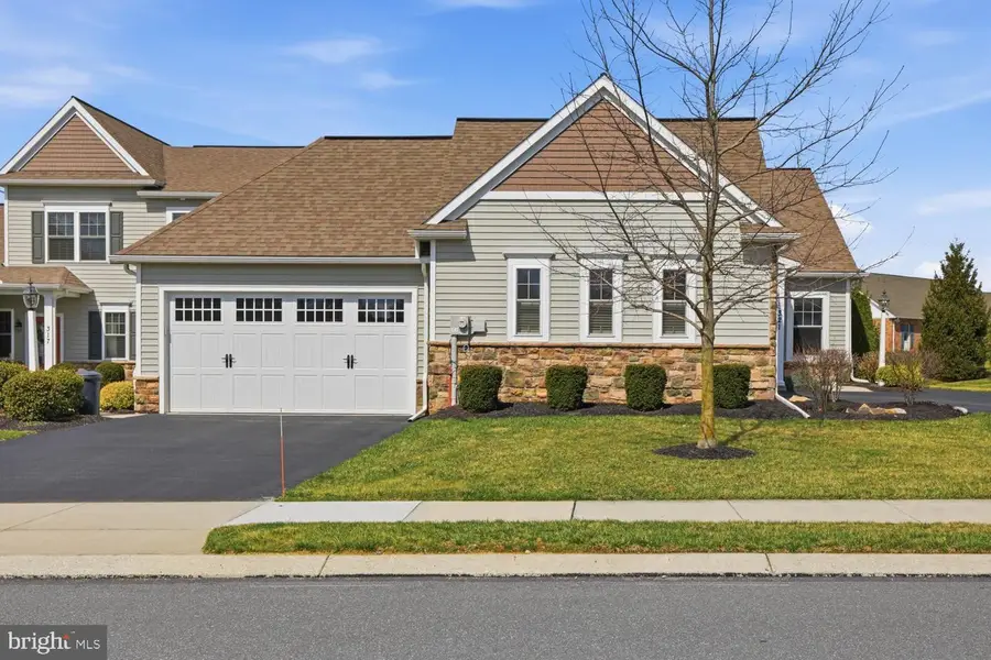 321 Pin Oak Dr, Lititz, PA 17543 - #2