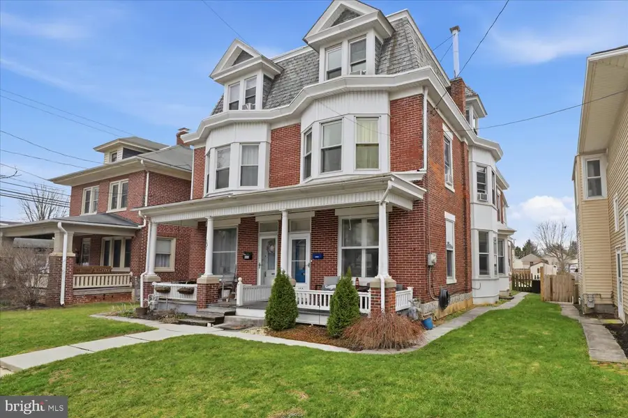 133 W High St, Manheim, PA 17545 - #2