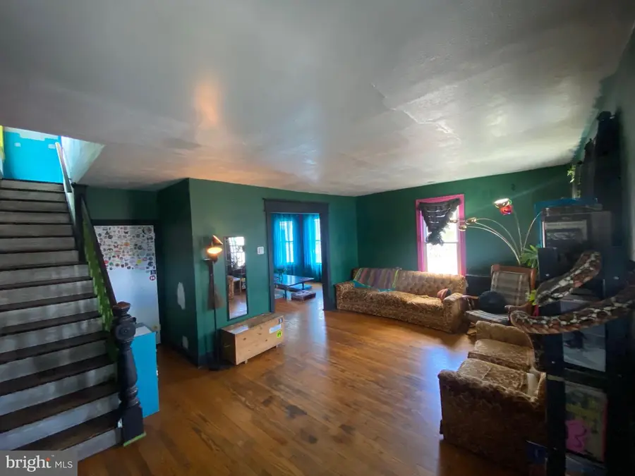 537 W Market St, Marietta, PA 17547 - #2