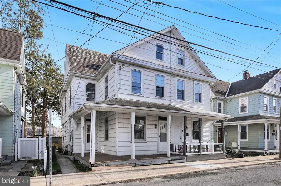 117 W Ferdinand St, Manheim, PA 17545 - #2