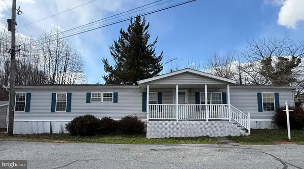 15 Crystal Dr, MANHEIM, PA 17545