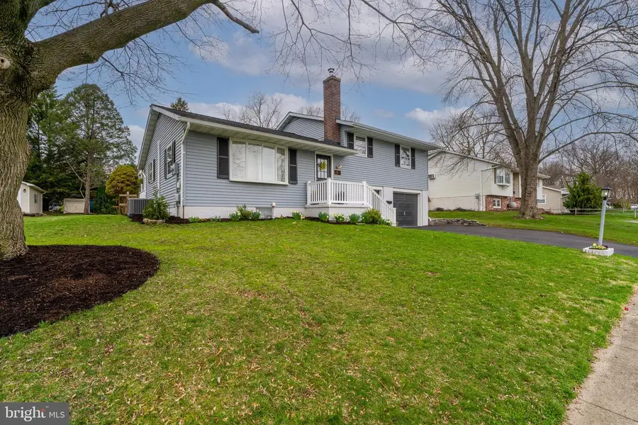 17 Briarcliff Rd, Elizabethtown, PA 17022 - #3