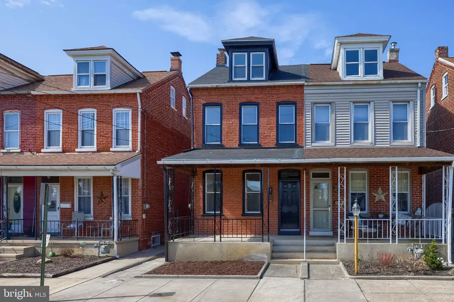 905 Spruce St, Columbia, PA 17512 - #2