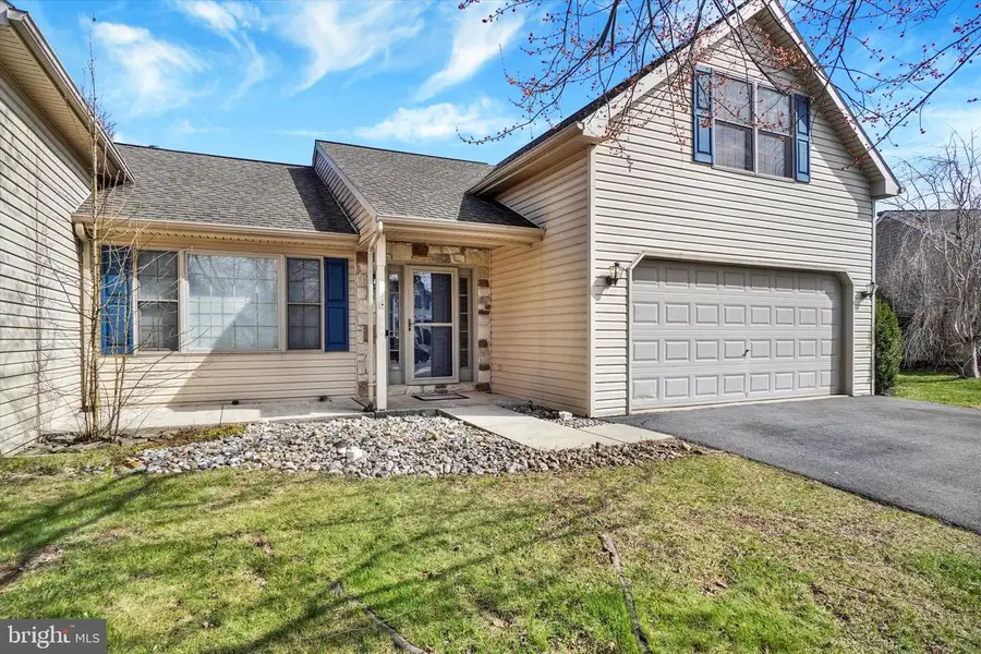 2202 Weeping Willow Ln, Mount Joy, PA 17552 - #2