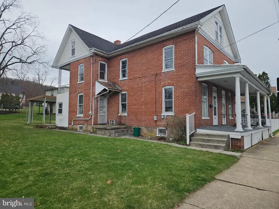 331 Washington Ave, Ephrata, PA 17522 - #3