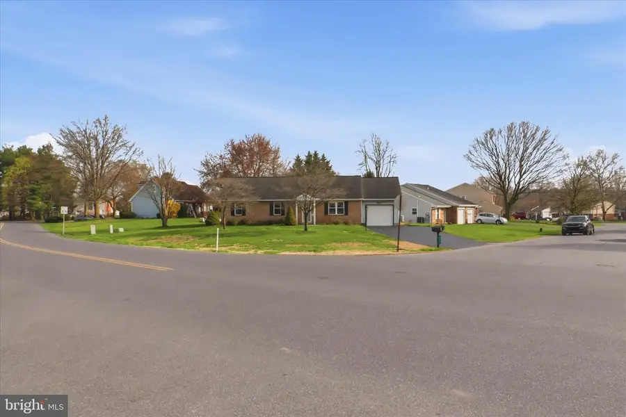 497 Crosswinds Dr, Lititz, PA 17543 - #2
