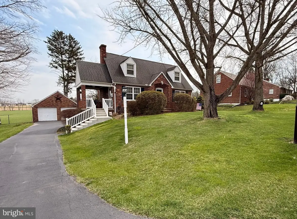 575 Church St, Landisville, PA 17538 - #1