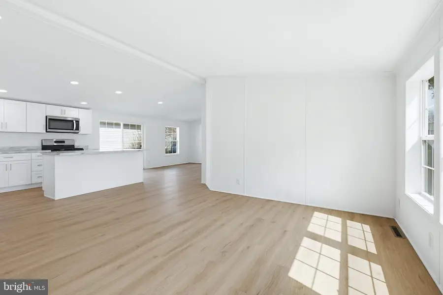 126 Madge Dr, Lancaster, PA 17603 - #2