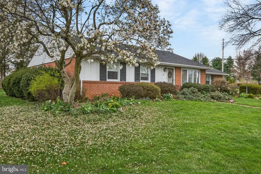 21 Violet Ave, Willow Street, PA 17584 - #2